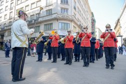 Flashmob a közös rendőr és tűzoltónap alkalmából.