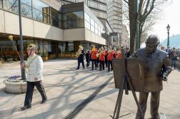 Flashmob a közös rendőr és tűzoltónap alkalmából.