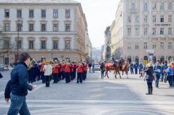 Flashmob a közös rendőr és tűzoltónap alkalmából.