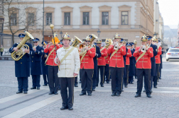 Flashmob a közös rendőr és tűzoltónap alkalmából.