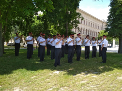 A Nemzeti Közszolgálati Egyetemen ad térzenét a Katasztrófavédelem Központi Zenekara