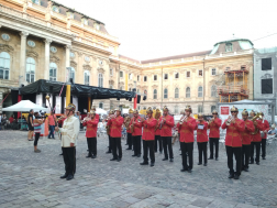 A Budai Vár Oroszlános Udvarában Trianon 100. évfordulójára emlékezve ad koncertet a Katasztrófavédelem Központi Zenekara